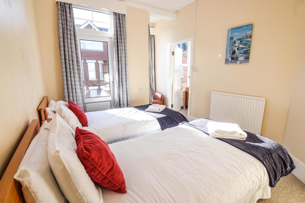 Eastbourne Reymar Bed and Breakfast Exteriör bild